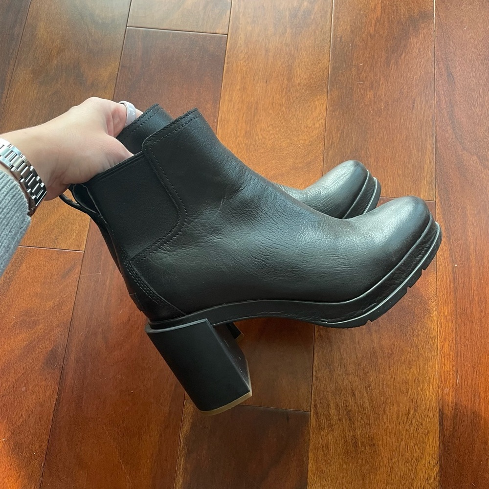 Sorel Black Heeled Ankle Boots
